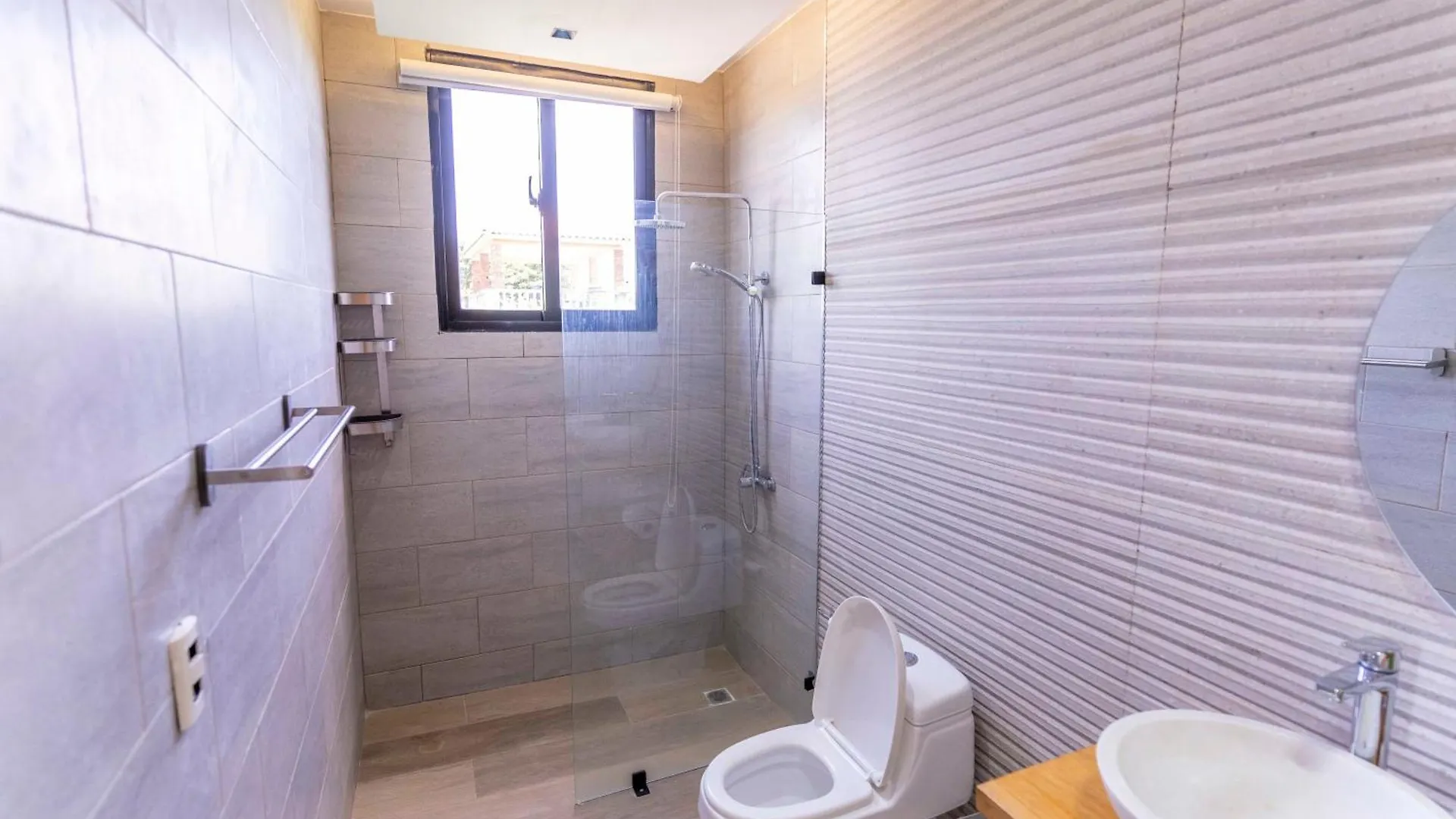 Luxury Beach Villa With Private Pool, Jacuzzi, Beach Club Access With Restaurant & Adventure Nearby Baní