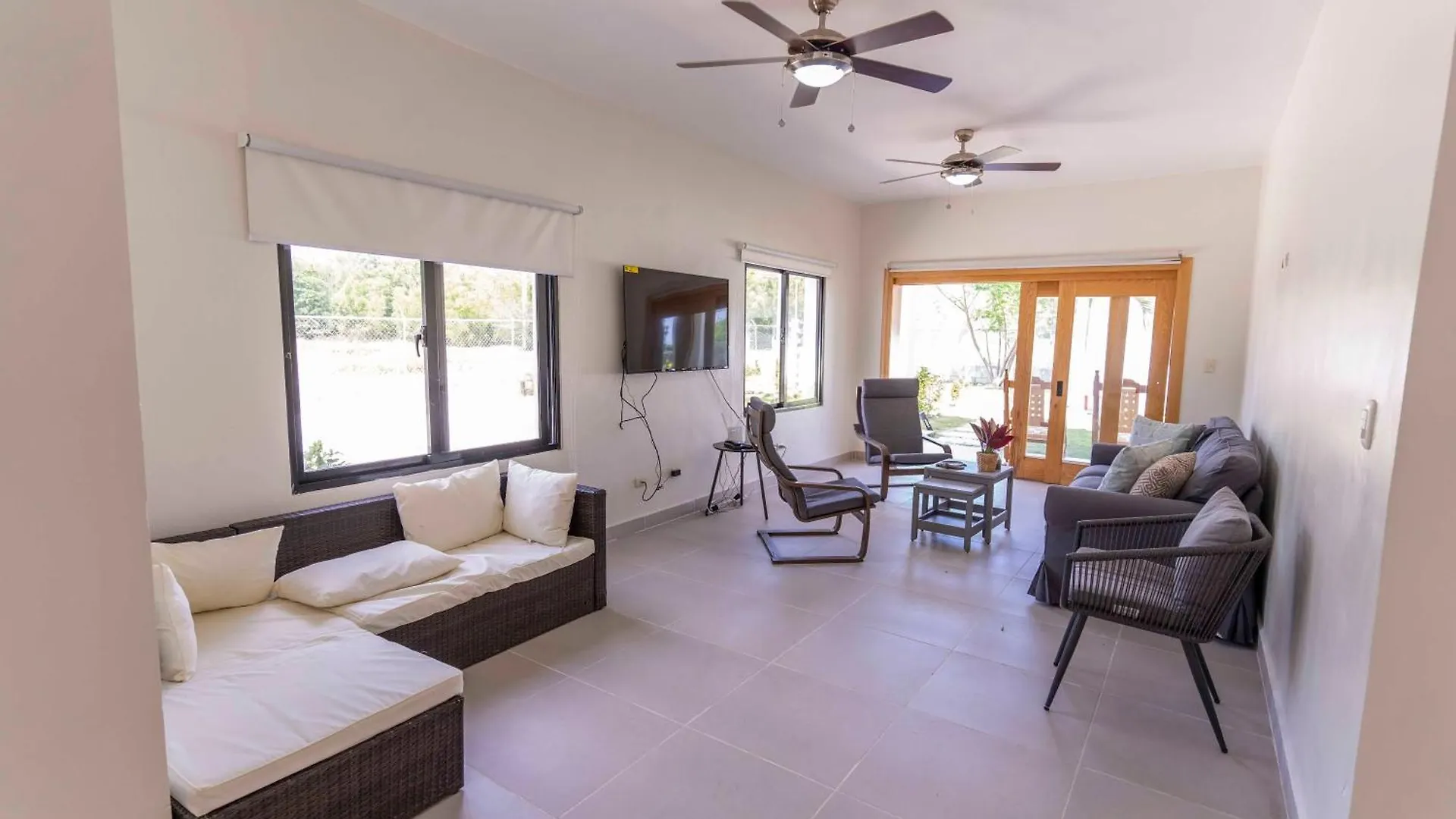 Luxury Beach Villa With Private Pool, Jacuzzi, Beach Club Access With Restaurant & Adventure Nearby Baní Den Dominikanske Republik