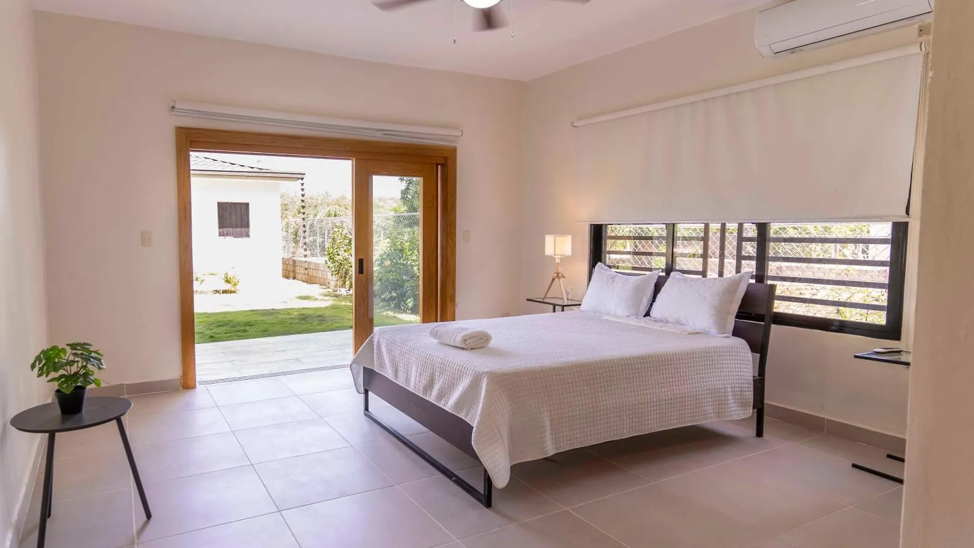 Luxury Beach Villa With Private Pool, Jacuzzi, Beach Club Access With Restaurant & Adventure Nearby Baní